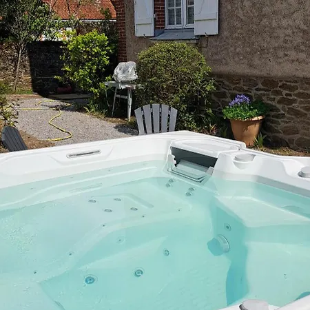 Villa Plage Et Spa A *